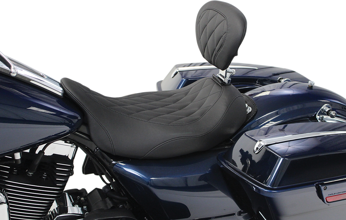 MUSTANG Wide Tripper Solo Seat - w/ Drivers Backrest - Black w/ Black Stitching - Touring '08-'25