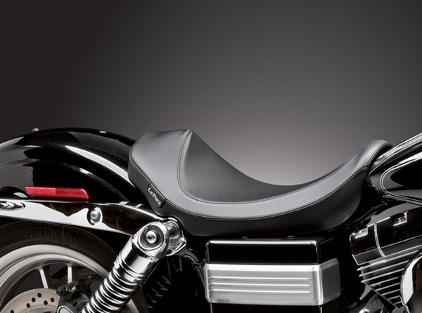 Harley Davidson Dyna '06-Present Villain Solo Seat by Le Pera