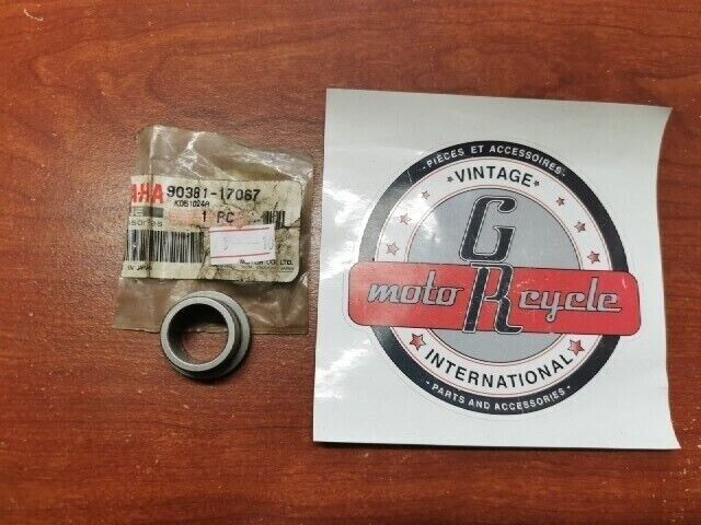 NOS YAMAHA YFA1 YFU1 YFM100 YFM125 YFM50 YFM80 SOLID BUSH 90381-17067-00 Y102