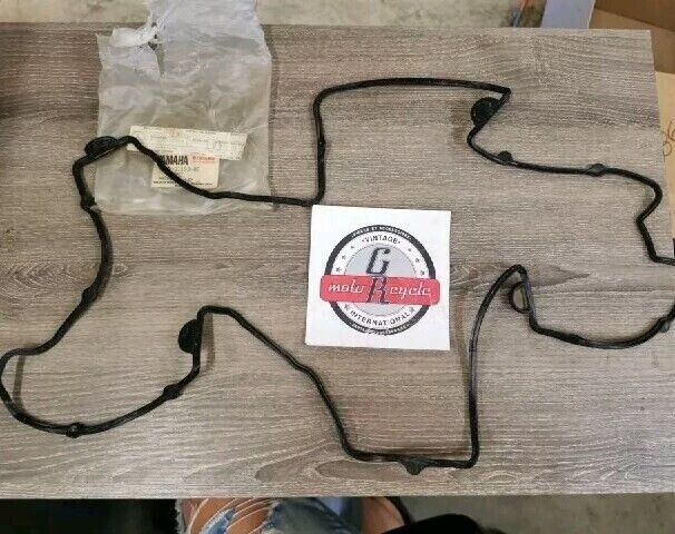 NOS YAMAHA XJ900R XJ900 1983 - 1992 GASKET HEAD COVER 1 31A-11193-00-00 Y188