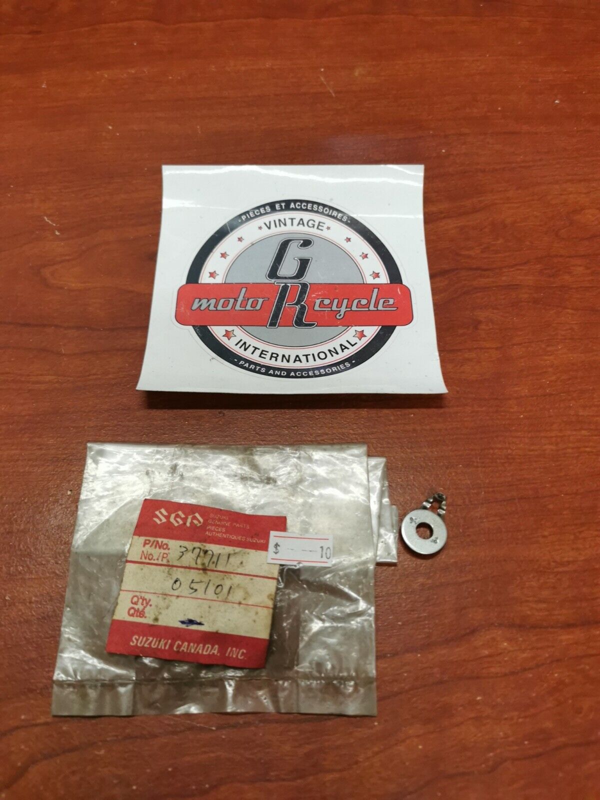 NEW NOS SUZUKI T500 GT250 TS50 TS400 GT185 NEUTRAL SWTCH CONTACT 37711-05101 S18