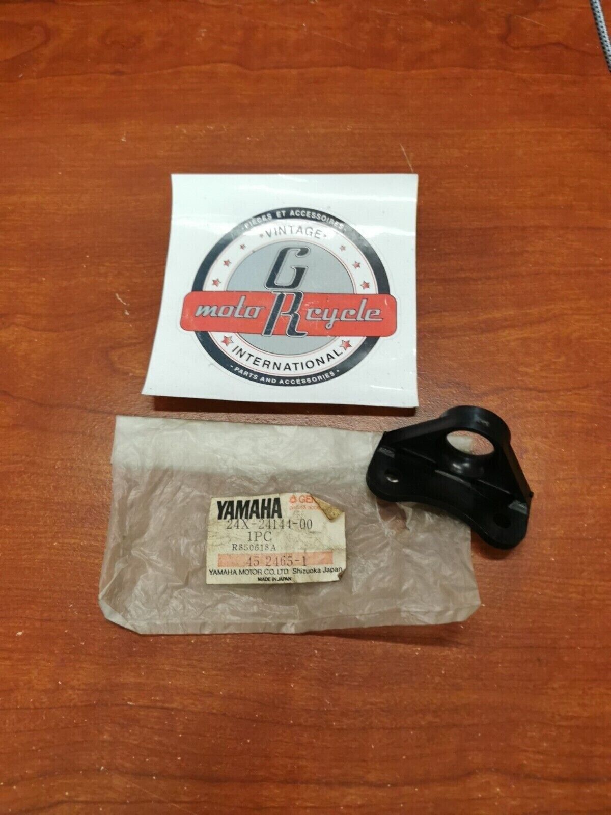 NOS YAMAHA YZ125 YZ250 DAMPER HOLDER 24X-24144-00-00 SUB. 5XE-24144-00-00 Y91