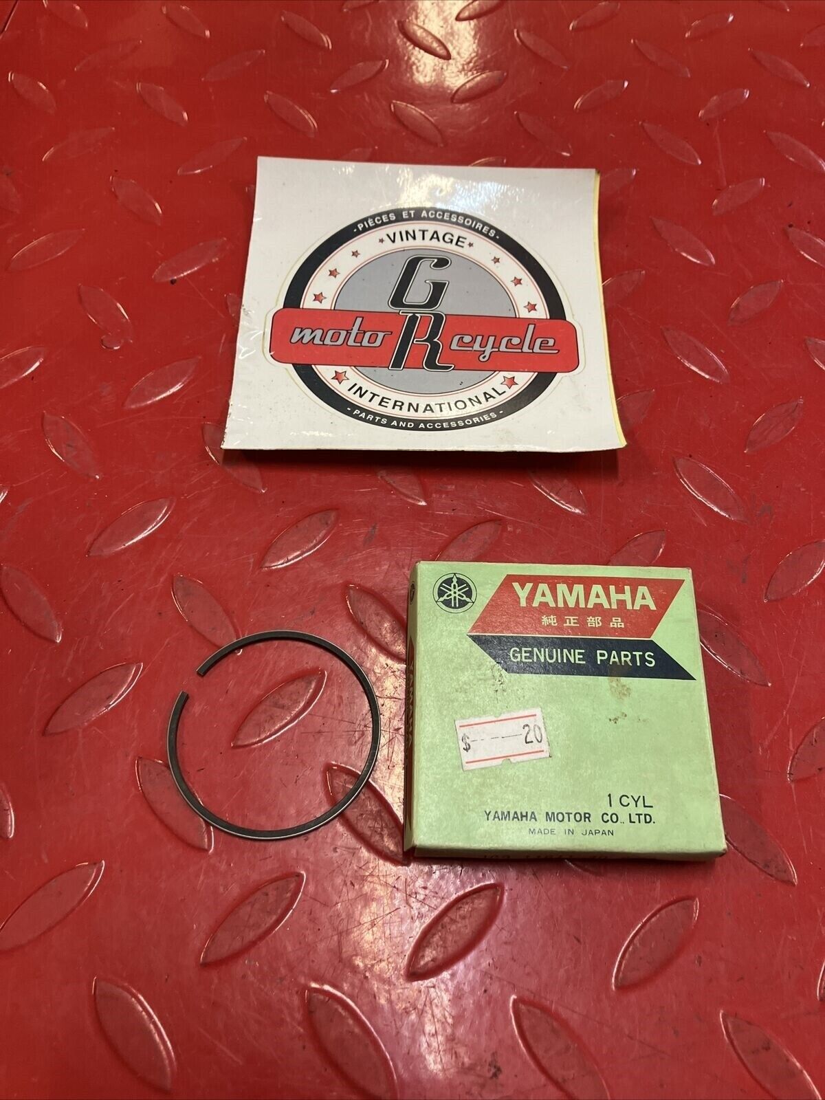 NOS YAMAHA YZ100 1977 RING PISTON 3RD O/S 0.75 1G9-11611-30-00 Y34