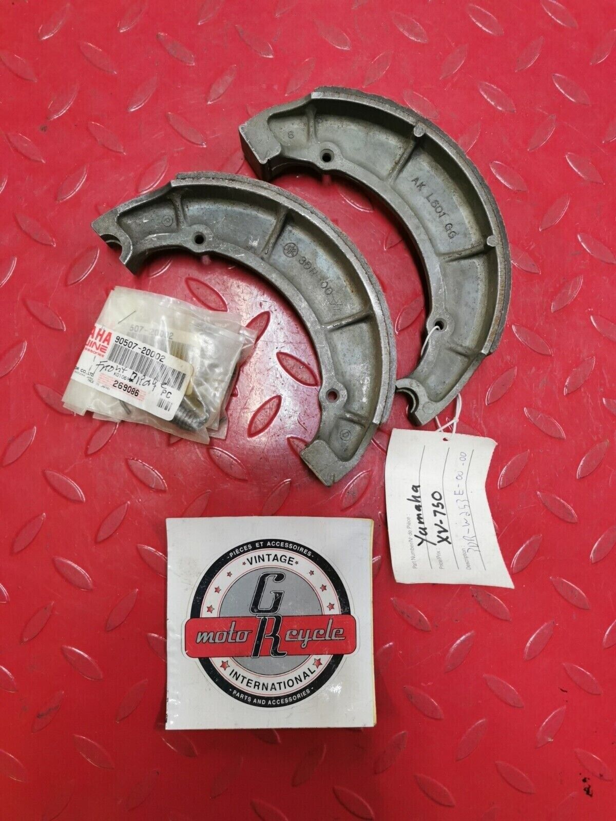 NOS YAMAHA XVS65 XVS650 XV750 XV1100 XJ700 BRAKE SHOE KIT 3DR-W253E-00-00 Y41