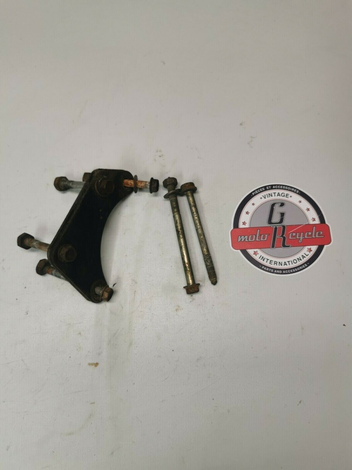 HONDA XL100S 1981 ENGINE MOTOR MOUNT MUNTING BOLT PLATE BRACKET HARDWARE