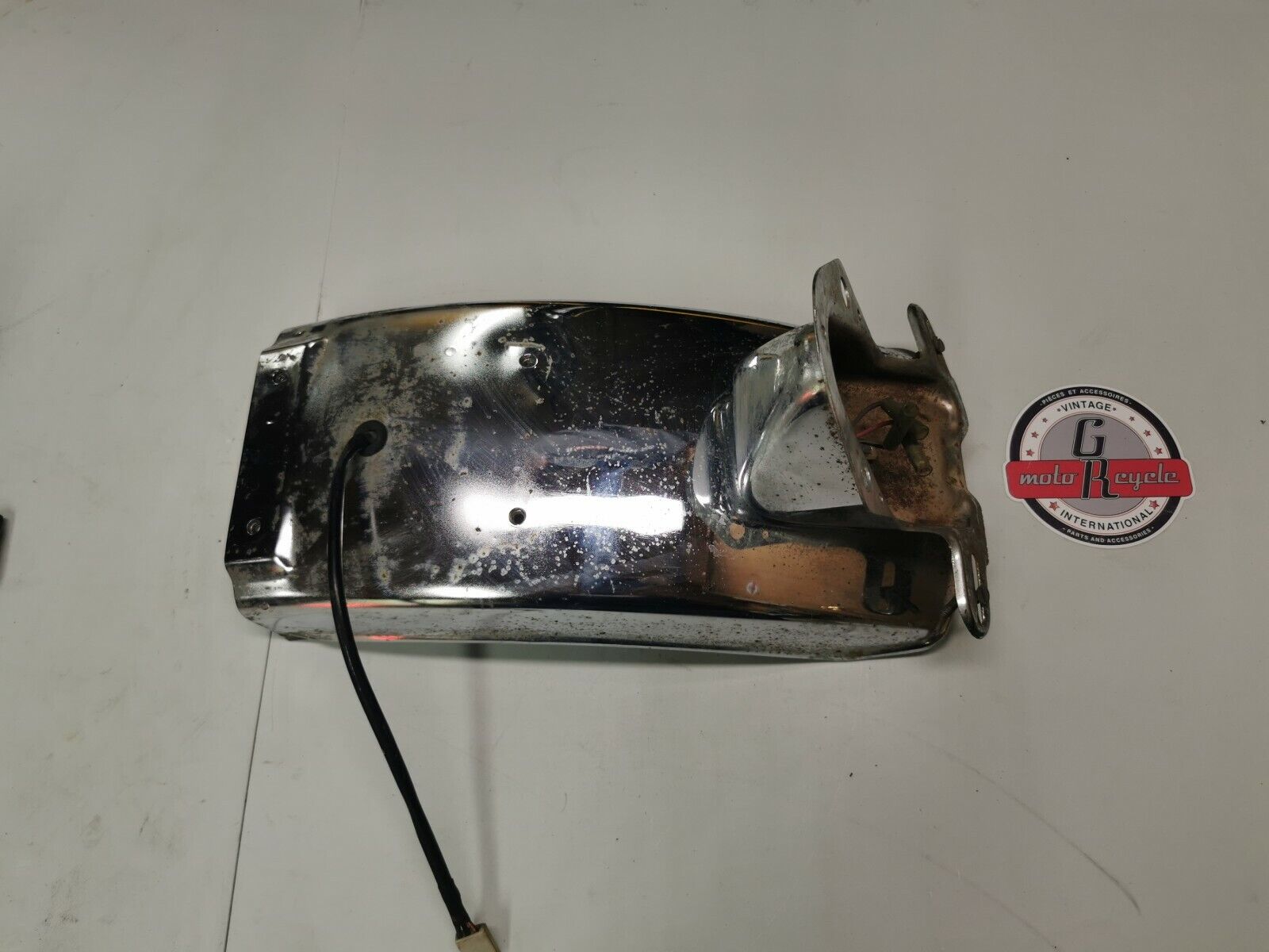 KAWASAKI KZ440 BACK REAR FENDER WITH TAILLIGHT MOUNTING BRACKET 23036-1028
