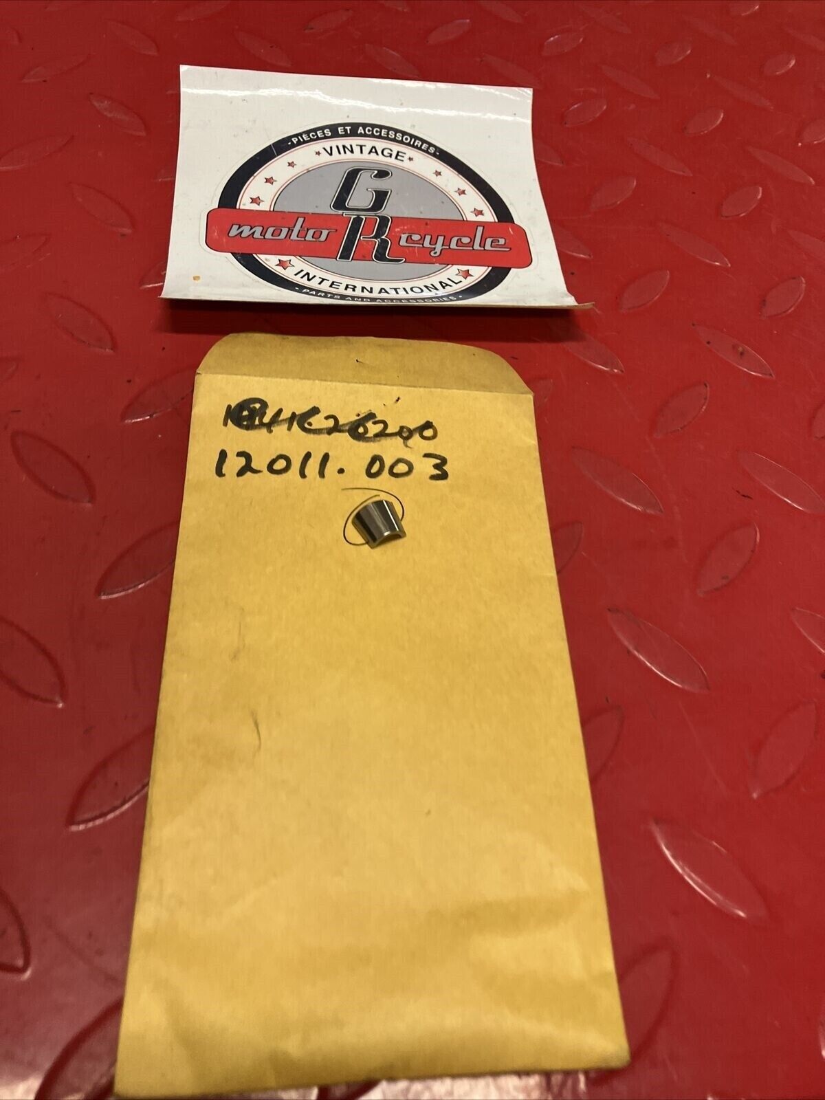 NOS KAWASAKI KZ750 VALVE SPRING COLLAR SPLIT KEEPER 12011-003 K19