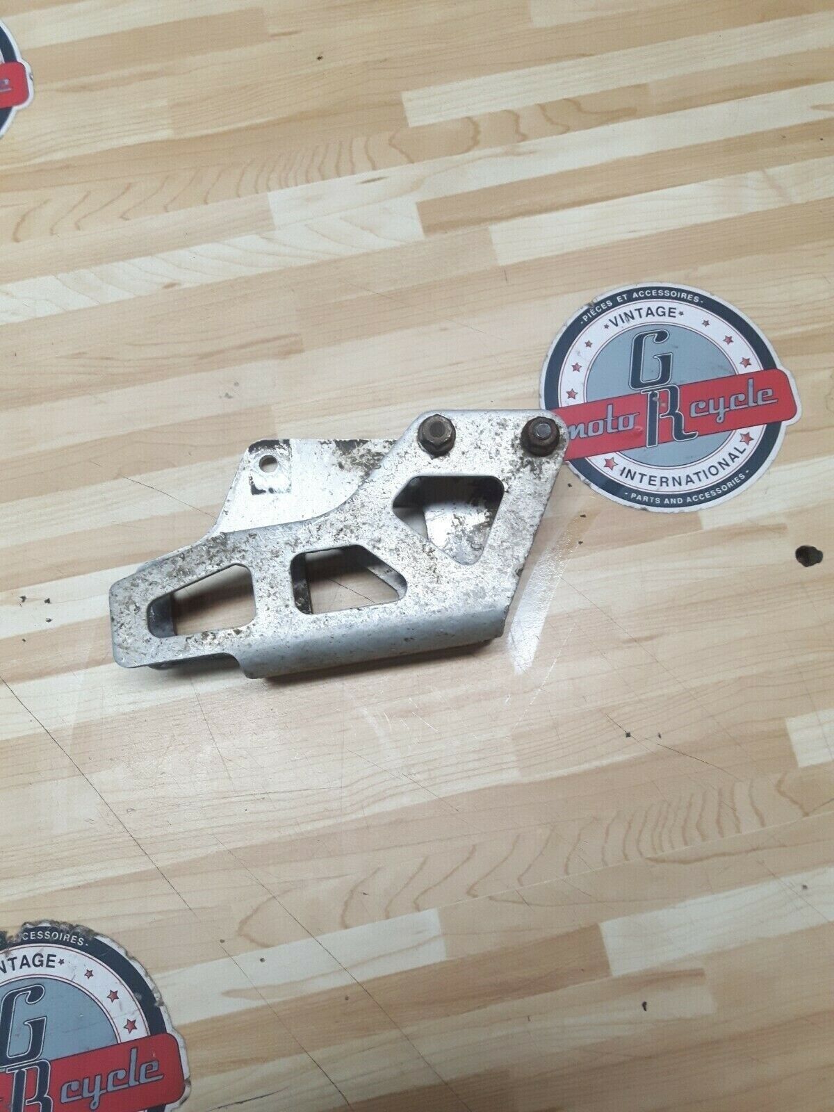 YAMAHA YZ250F 2004 SWINGARM CHAIN GUIDE THRUST COVER