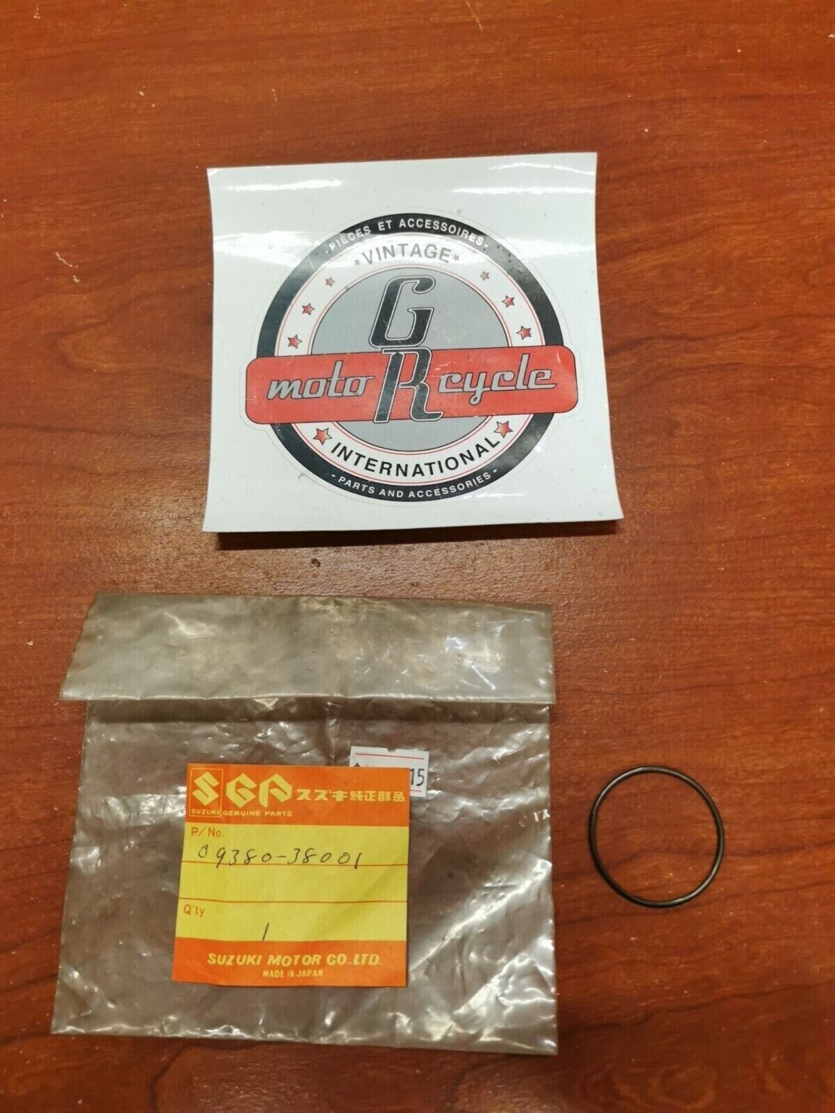 NOS SUZUKI T500 T350 GT380 T250 T125 5TH DRIVEN GEAR CIRCLIP 09380-38001 S18
