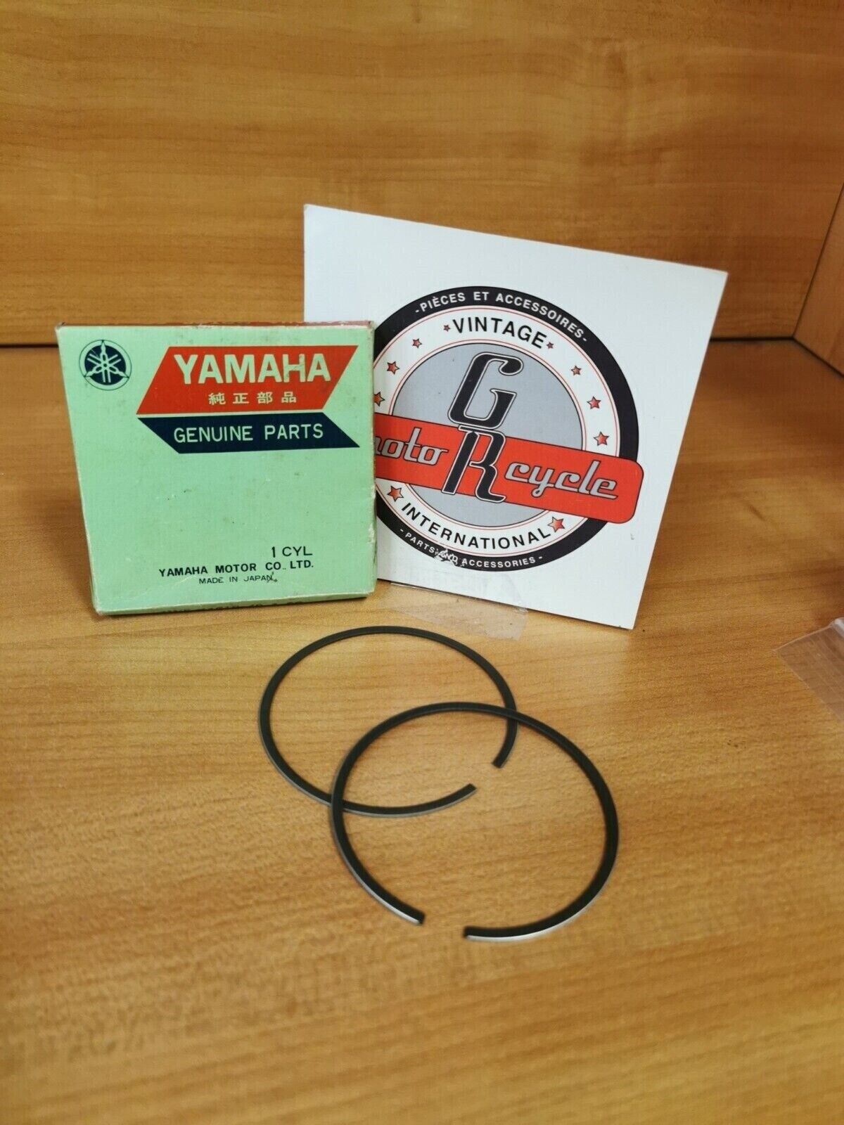 NOS YAMAHA IT250PISTON RINGS SET1?0 1W5-11610-40-00 Y48