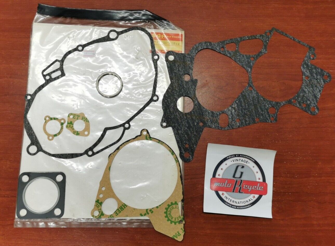 NOS SUZUKI TS100 TC100 GASKET KIT INCOMPLETE 11400-25844 SUB. 11400-25846 S31