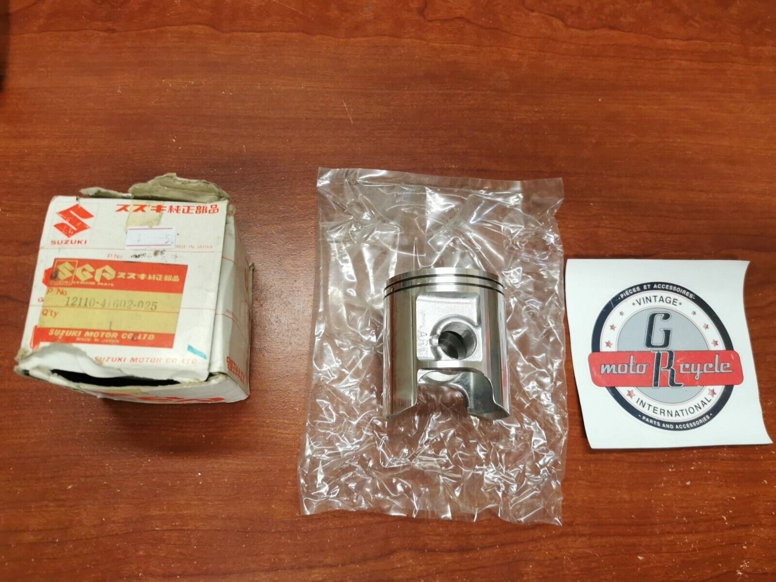 NOS SUZUKI 1977 - 1979 PE250 RM250 PISTON OS 0.25 12110-41602-025 S31