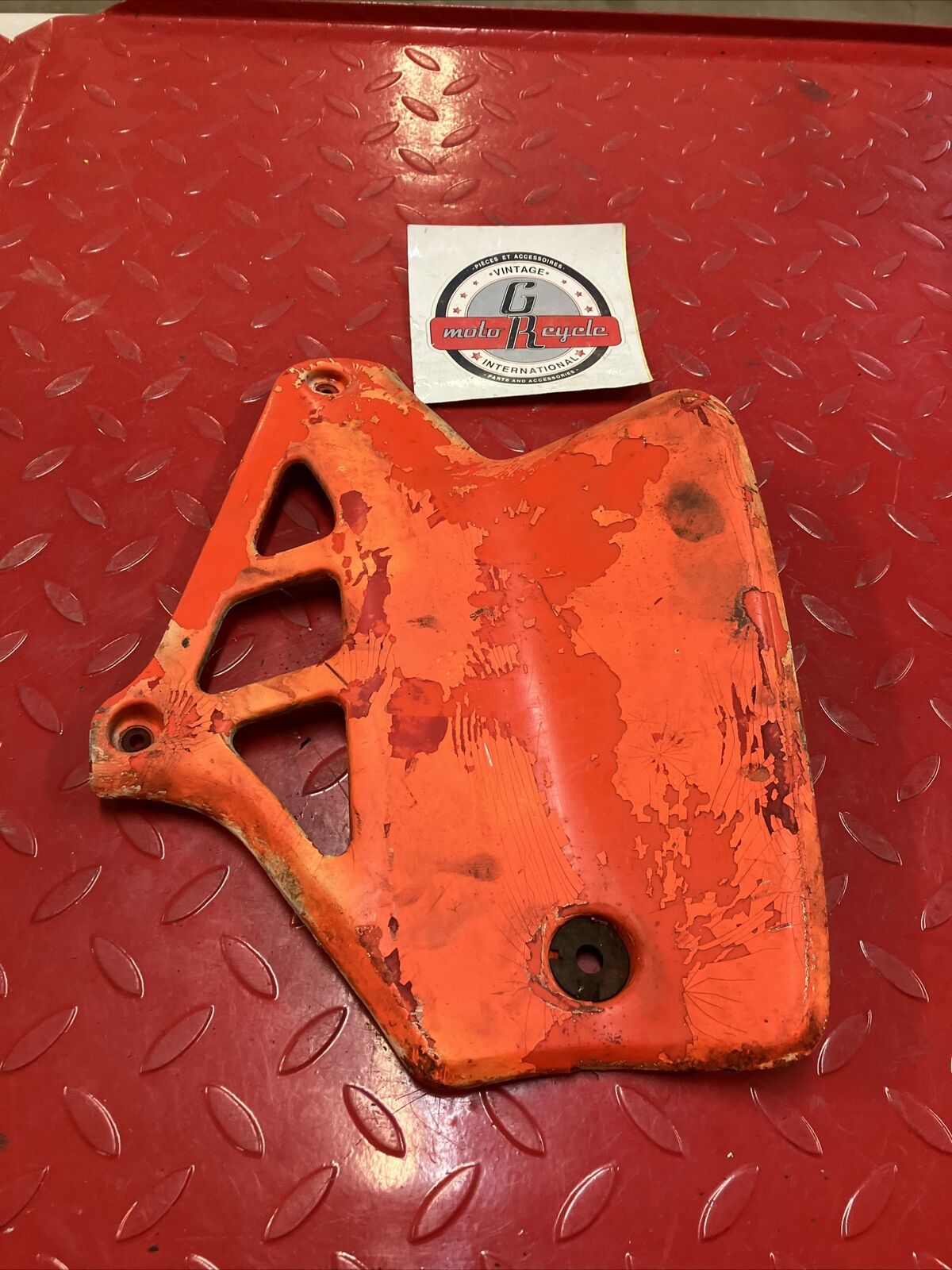 HONDA CR250R 1984 LEFT RADIATOR FUEL TANK SHROUD COVER