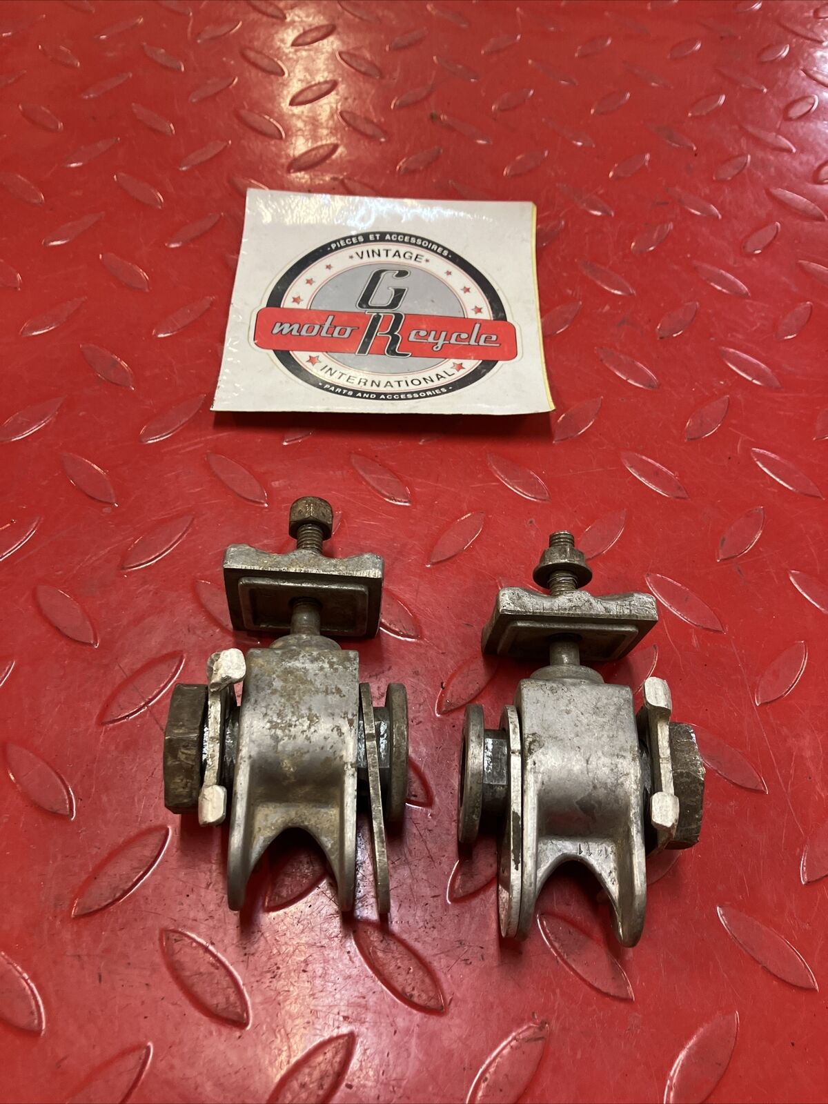 SUZUKI RM125 1982 REAR CHAIN ADJUSTERS