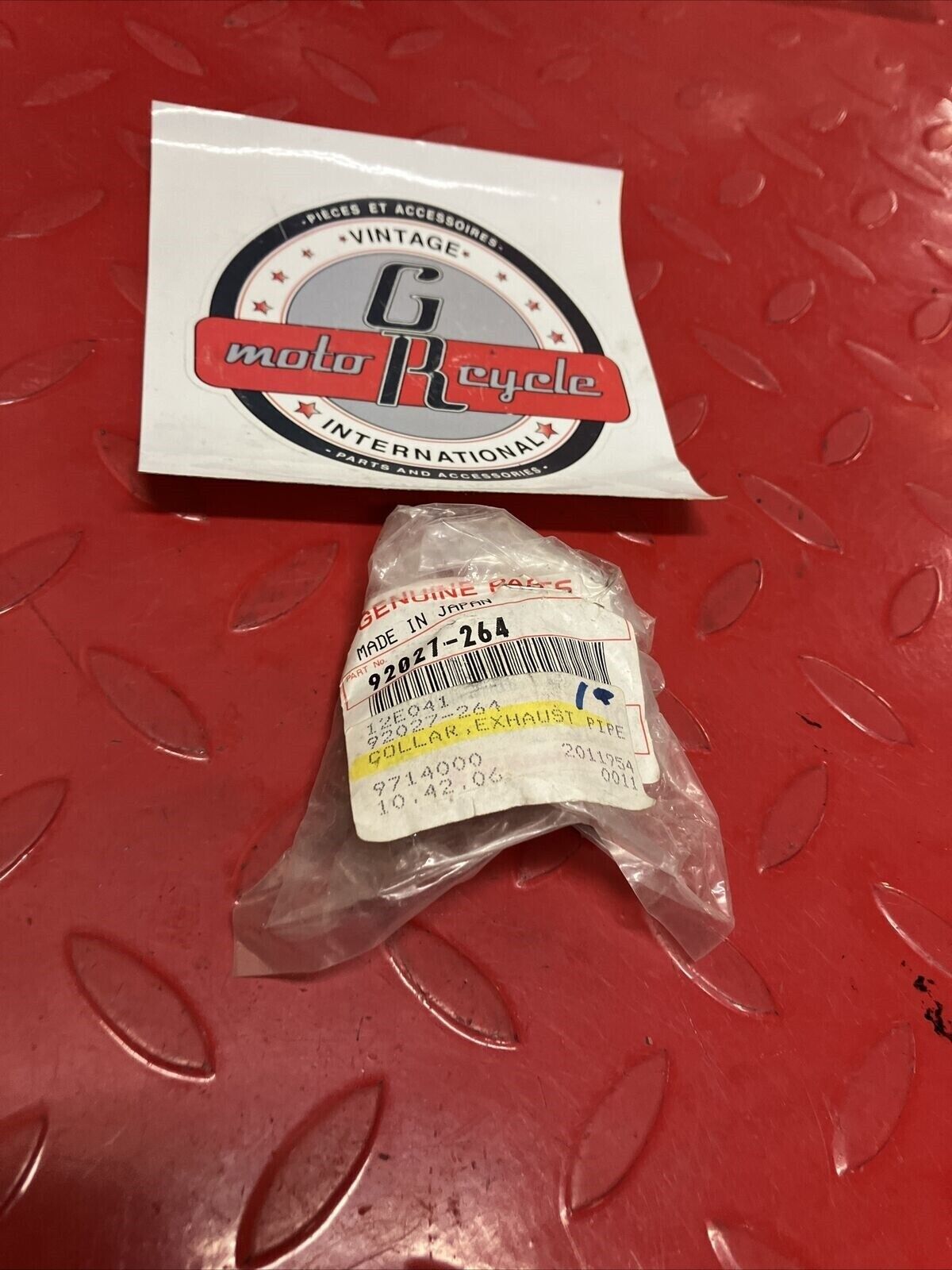 NEW NOS KAWASAKI KVF300 KLR250 KLT250 EXHAUST PIPE COLLAR 92027-264 K15