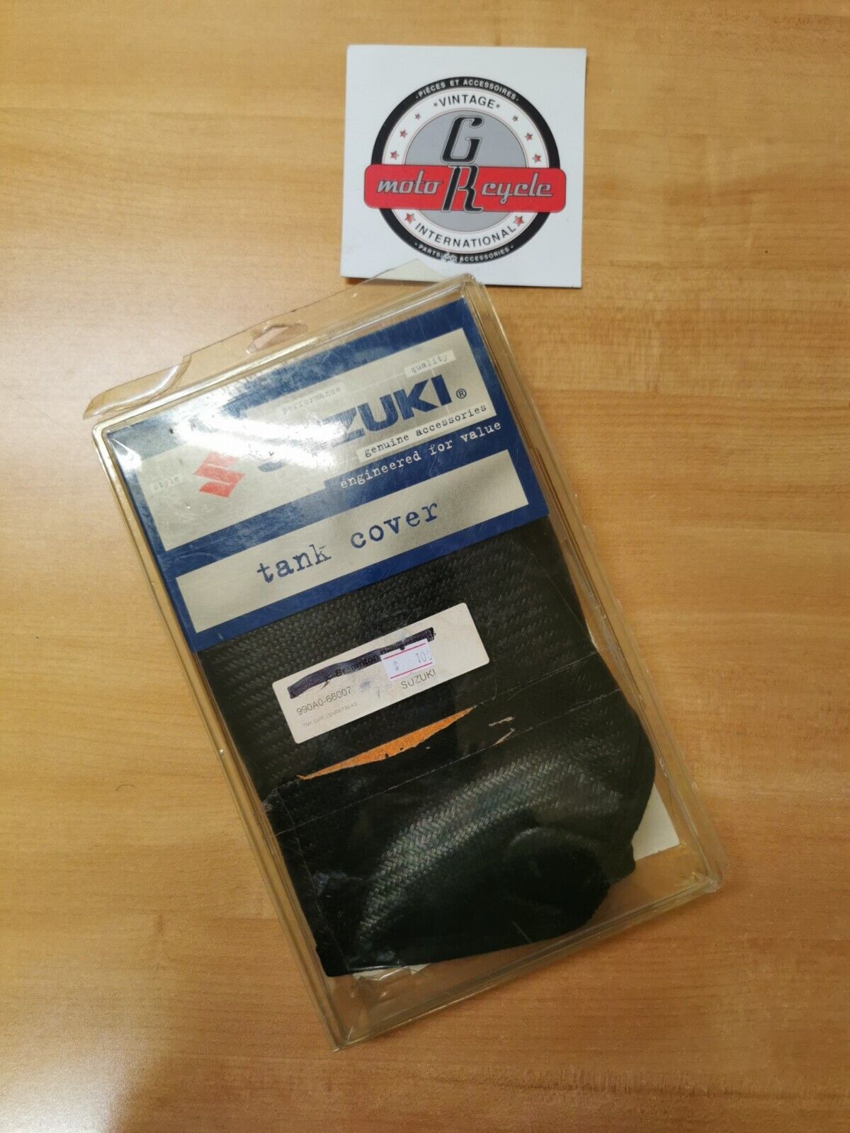 NOS SUZUKI GSXR250 GSXR600 GSXR10002001 - 2016 TANK COVER 990A0-66007 S9