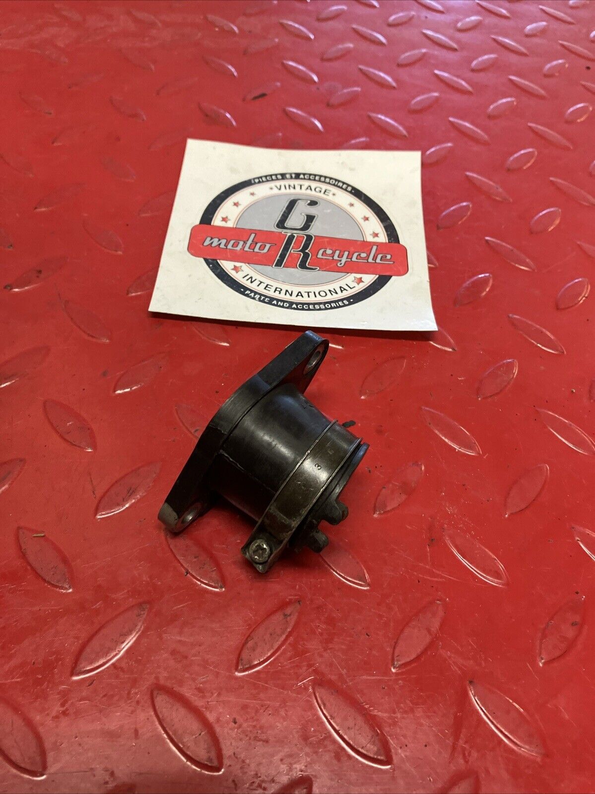 HONDA MT125 1975 INTAKE MANIFOLD CARBURETOR BOOT INSULATOR 1974 1976 2