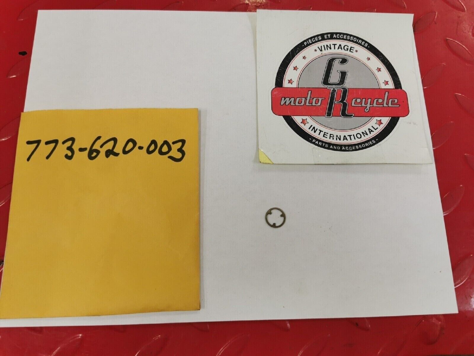 NOS PUCH BOMBARDIER MAXICARBURATOR LOWER NEEDLE CLIP RETAINER 773-620-003P3