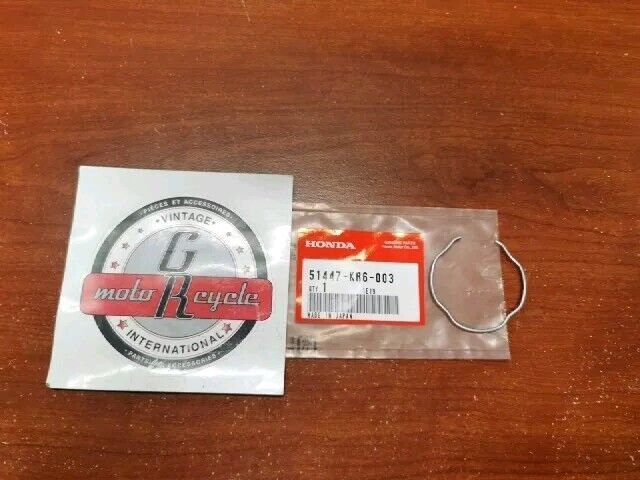 NOS HONDA CB500 CBR250R CBR600F CR80R OIL SEAL STOPPER RING 51447-KR6-003 H152