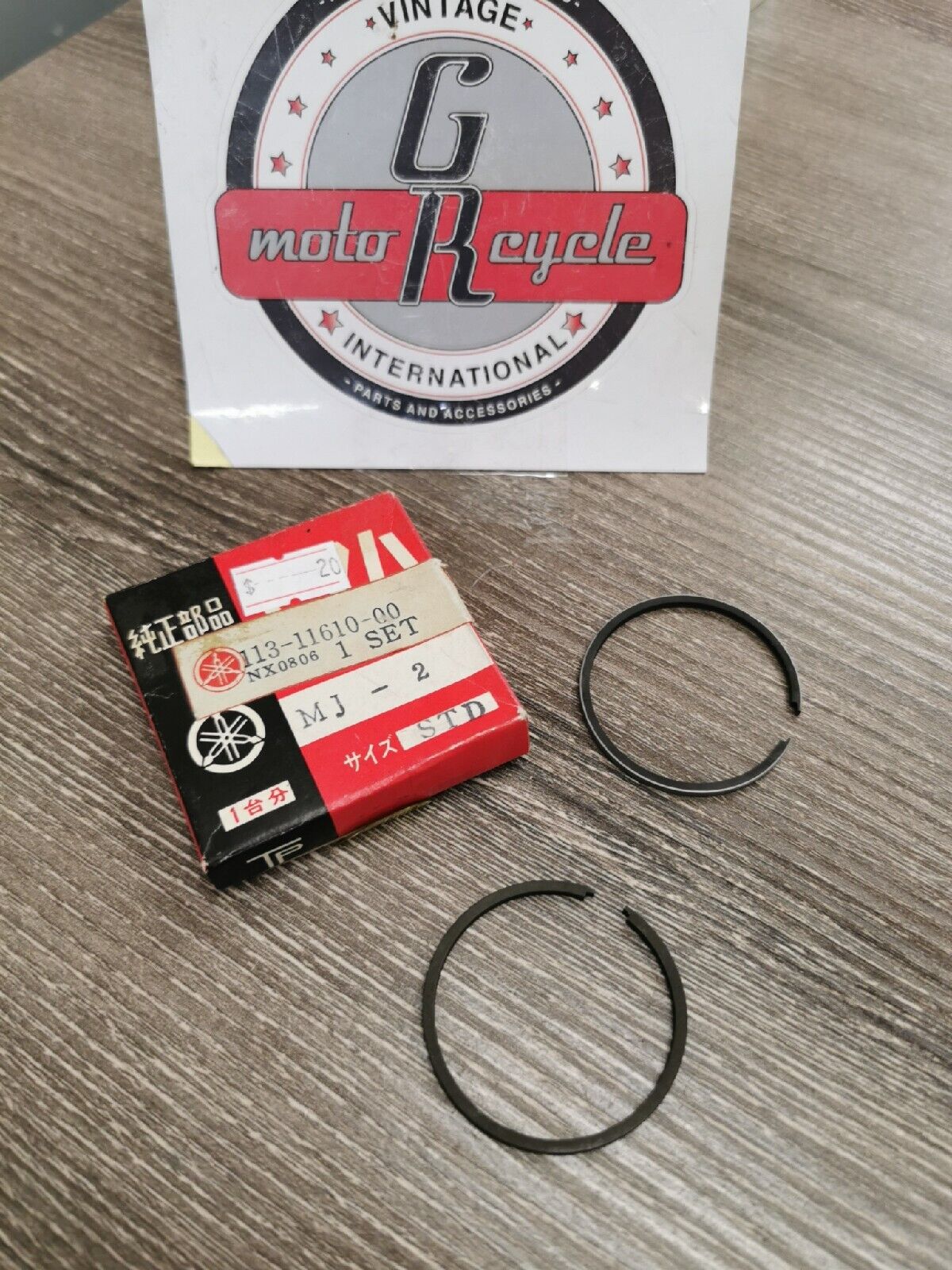 NOS YAMAHA MJ2 1962 - 1964PISTON RING SET STD113-11610-01-00Y53