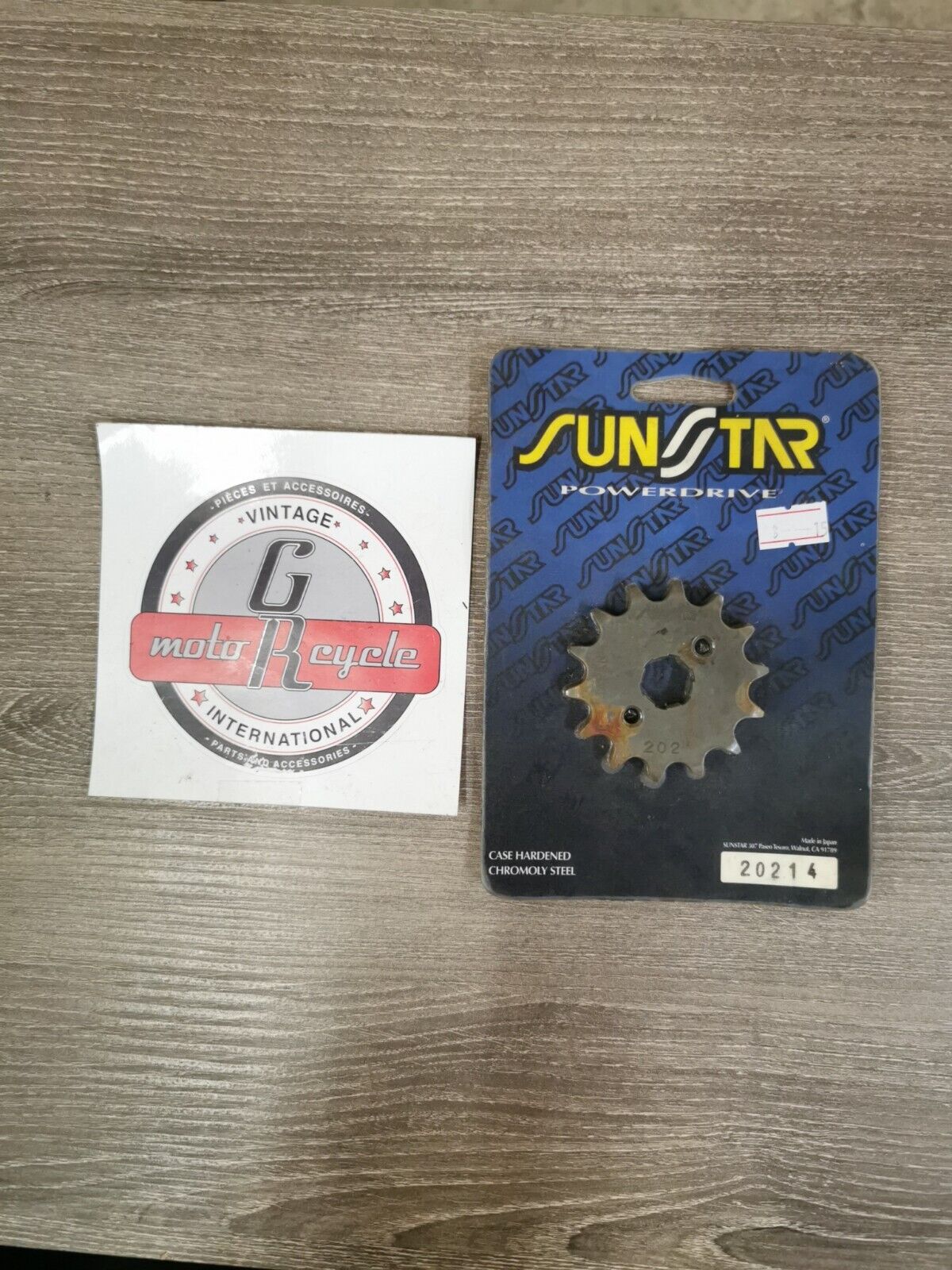 NOS SUNSTAR FRONT SPROCKET T1420214 J19