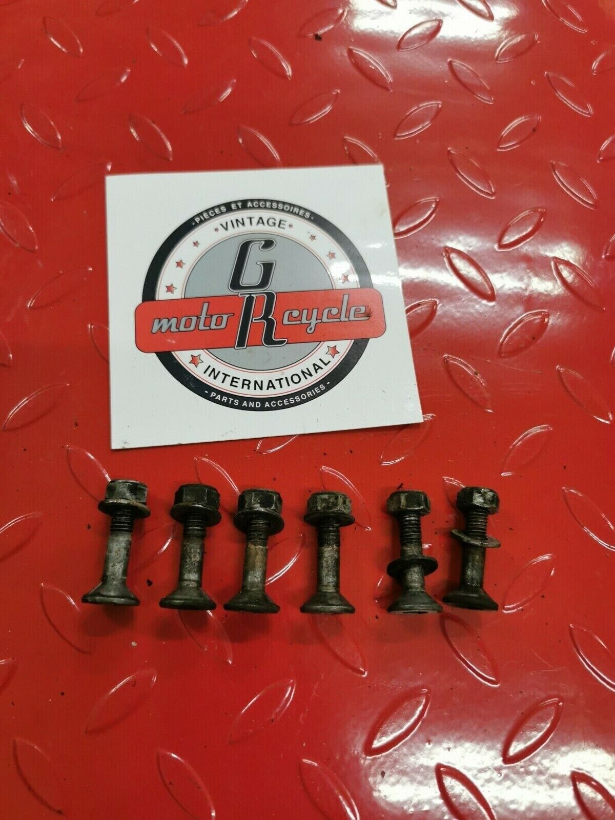 YAMAHA IT175 1981 REAR SPROCKET BOLT BUT HARDWARE