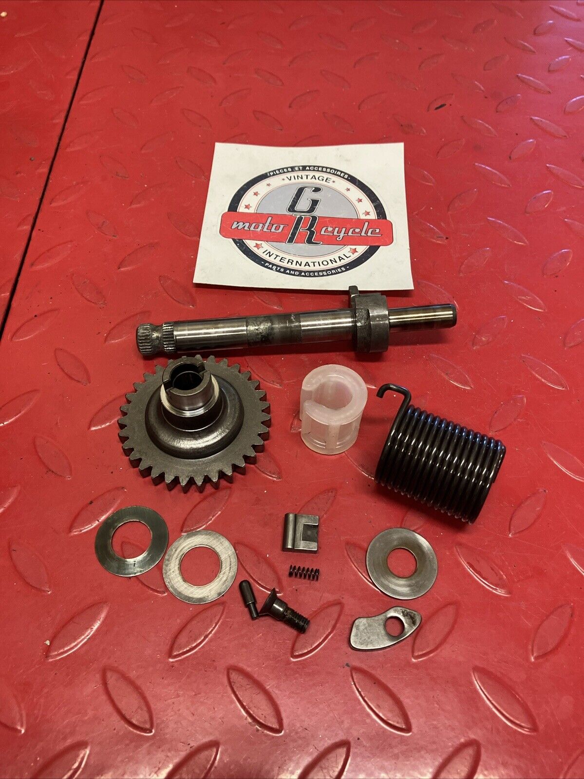 SUZUKI RV90 1975 KICKSTARTER KICK STARTER SHAFT SPINDLE GEAR