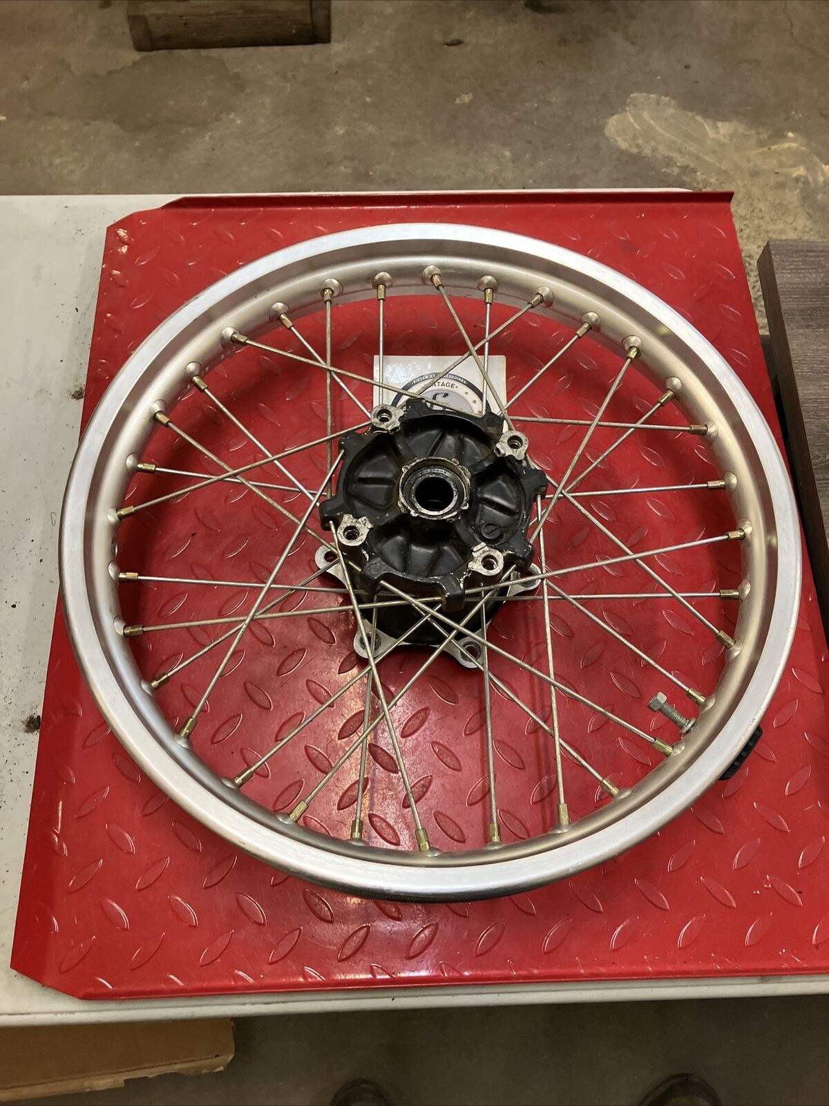 HONDA XR250R 1991 REAR WHEEL HUB RIM VERY NICE 1990 1992 1993 1994
