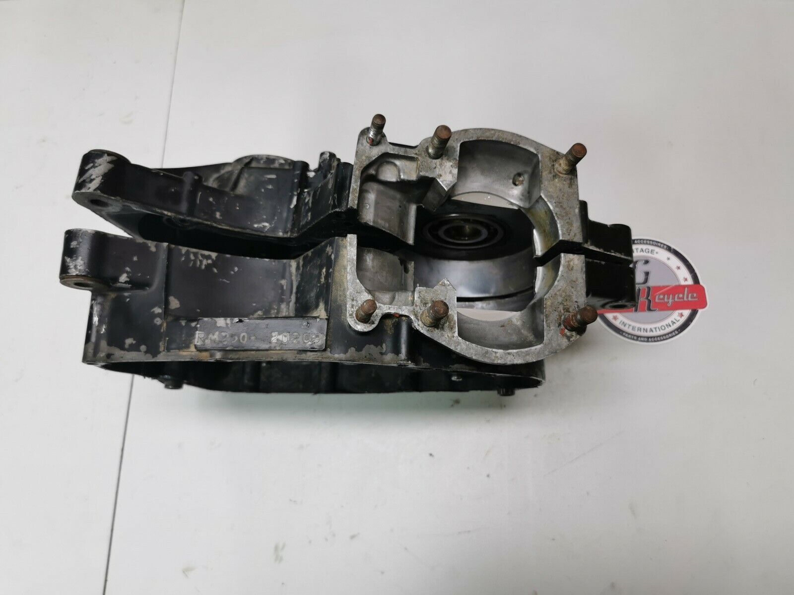 SUZUKI RM250 1976 CRANKCASE CRANK CASE LEFT RIGHT
