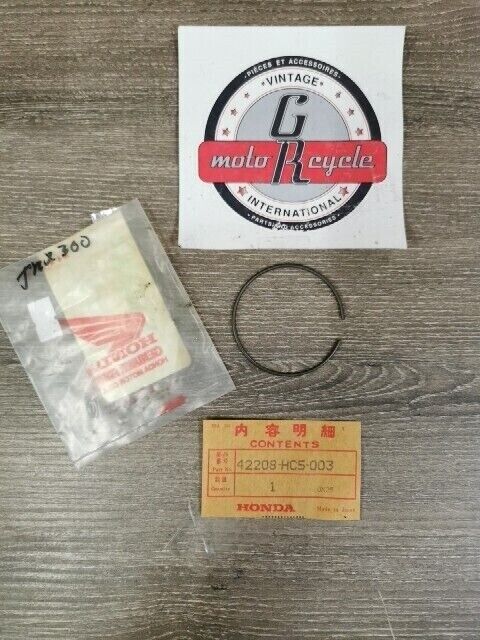 NEW NOS HONDA ATV TRX300FW FOURTRAX RINGSNAP 42208-HC5-003 H102