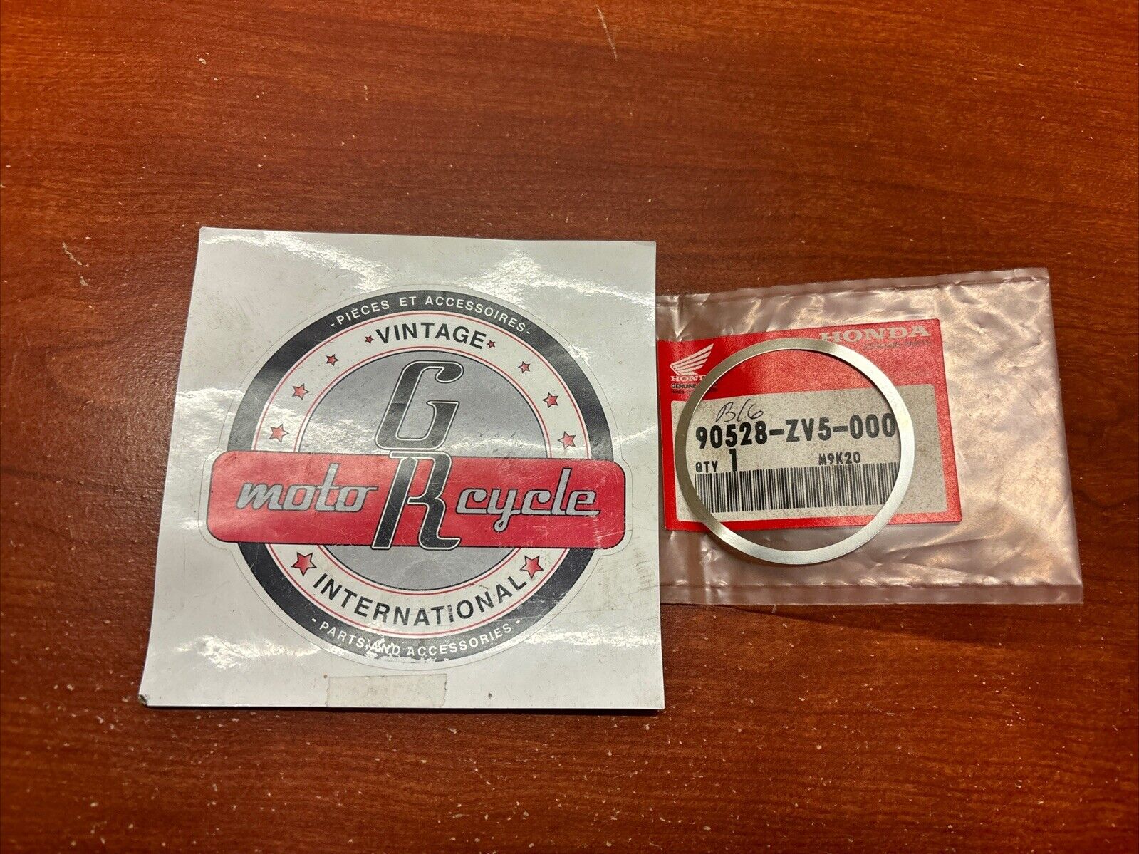 NOS HONDA BF25 BF30 BF40 BF50 FRONT BEVEL SHIM A 51X57X0.10 90528-ZV5-000 H180