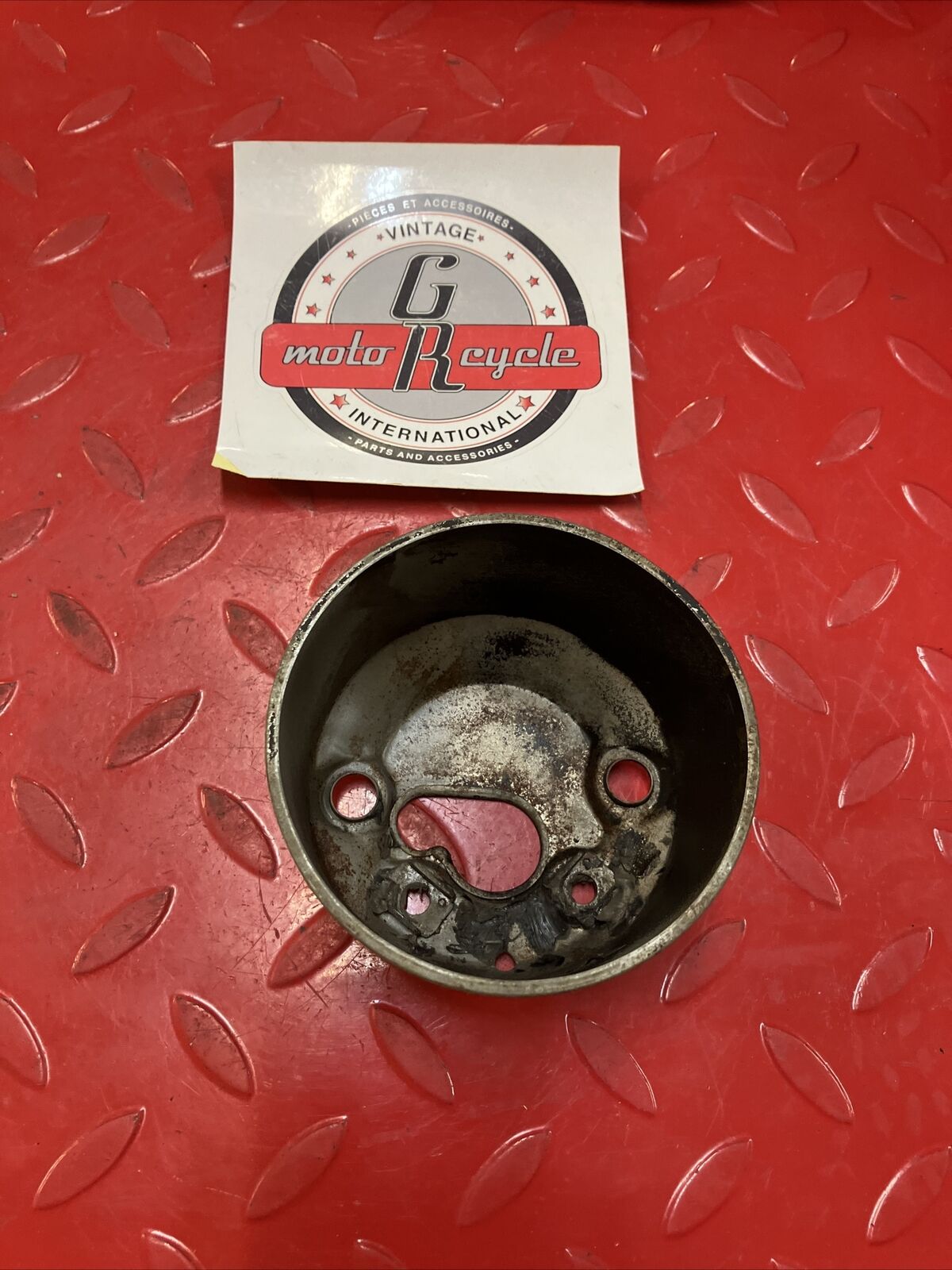 YAMAHA RD400 1977 TACHOMETER COVER CUP 1976 1978 XS360 XS400 2