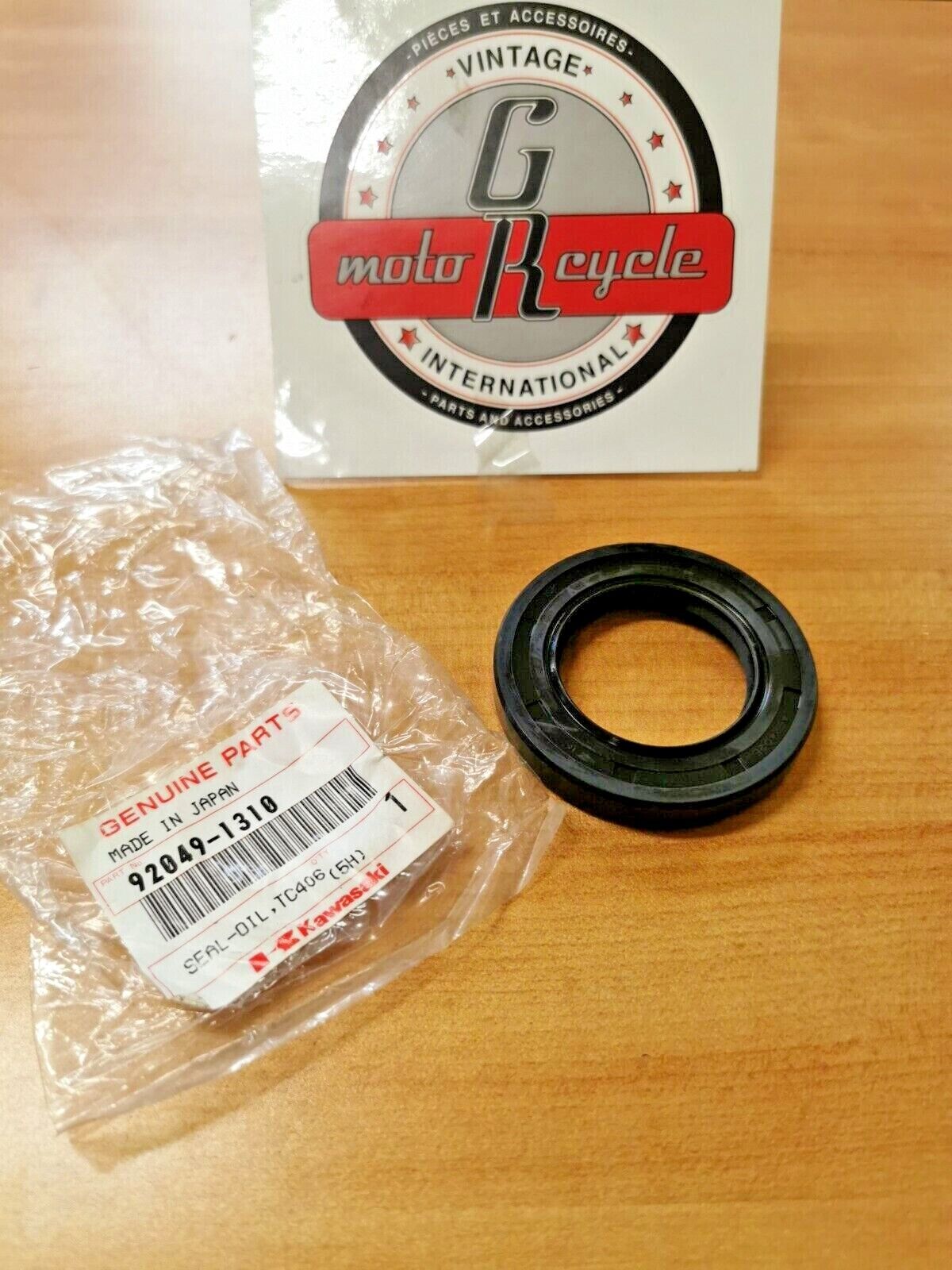 NOS KAWASAKIKLF300 KLF400 1989 - 2005 OIL SEAL92049-1310 K7