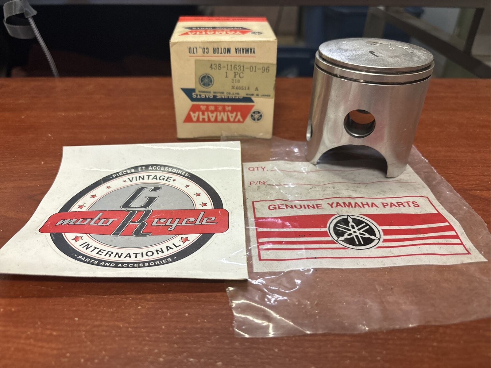 NOS YAMAHA DT250 TY250 PISTON STD 0.96 438-11631-01-96 SUB 438-11631-02-96 Y175