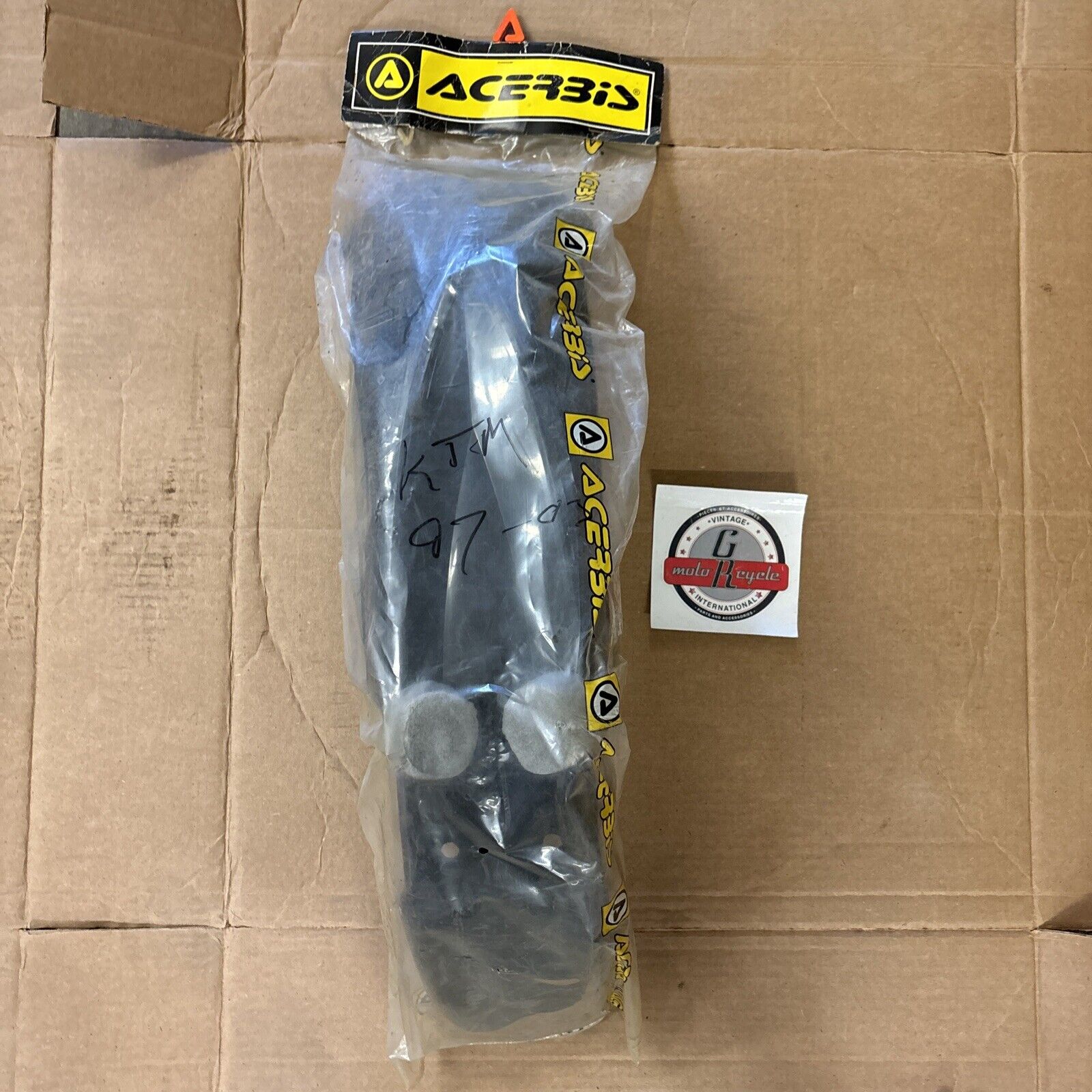 NOS ACERBIS FRONT FENDER BLACK 2040300001