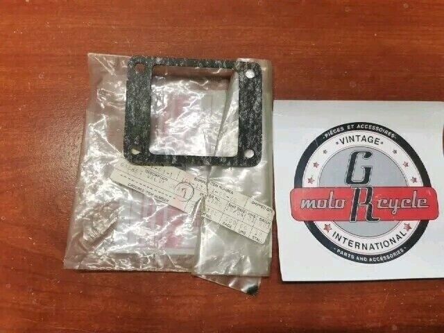NOS YAMAHA DT125 RD125 VALVE SEAT GASKET 10V-13621-00-00 SUB 3TT-13621-00-0 Y143