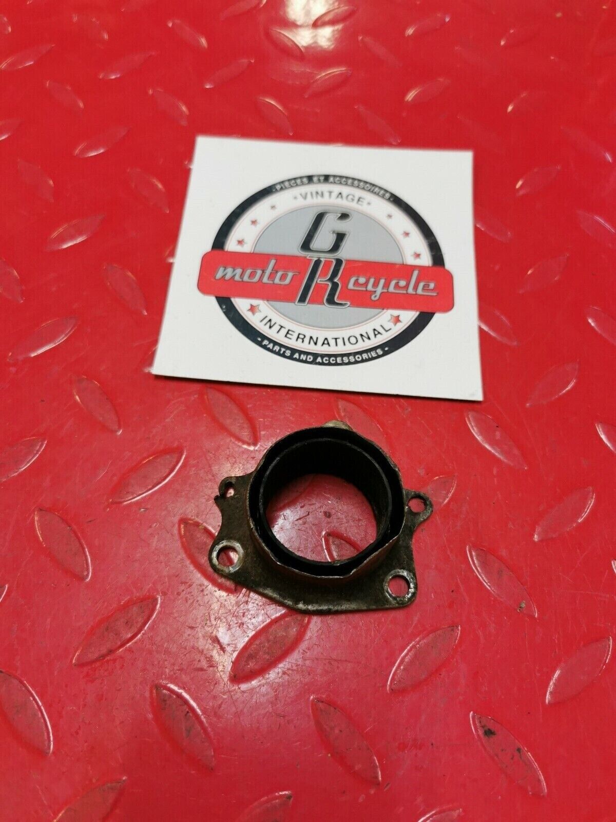 SUZUKI RM125 1982 EXHAUST MANIFOLD PIPE HEADER FLANGE HOLDER 1981 1983