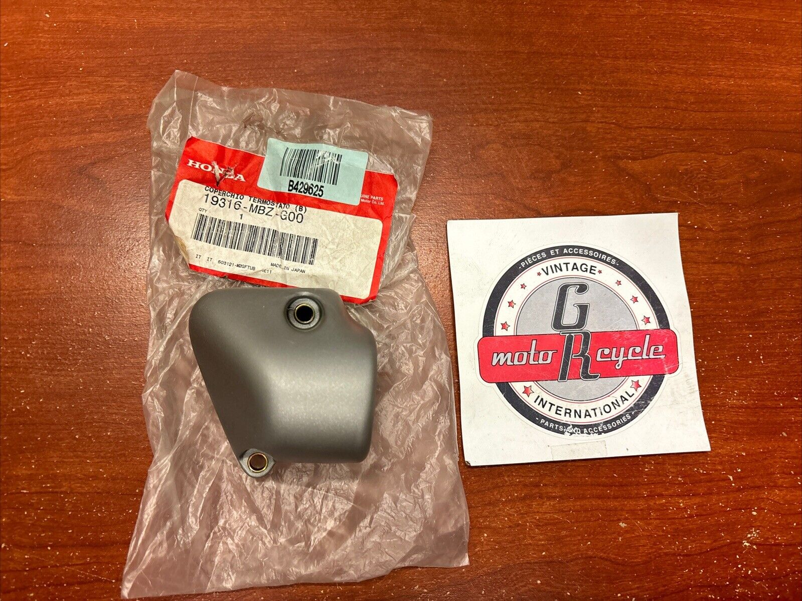 NOS HONDA CB600F THERMOSTA COVER B 19316-MBZ-G00 H161
