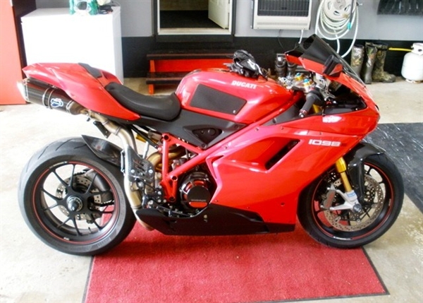 Ducati 848/1198/1098 Tank Pads Chin Pad Seat Pad Combo Kit Snake Skin Tank Grip Pads by Tech Spec