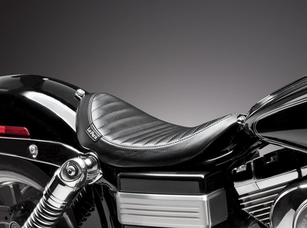 Harley Davidson Dyna '06-Present Lil Nugget Pleated Solo Seat by Le Pera