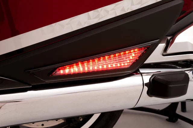 GoldstrikeSaddlebag Side Lights For Gold Wing '18-Up, Black 48021