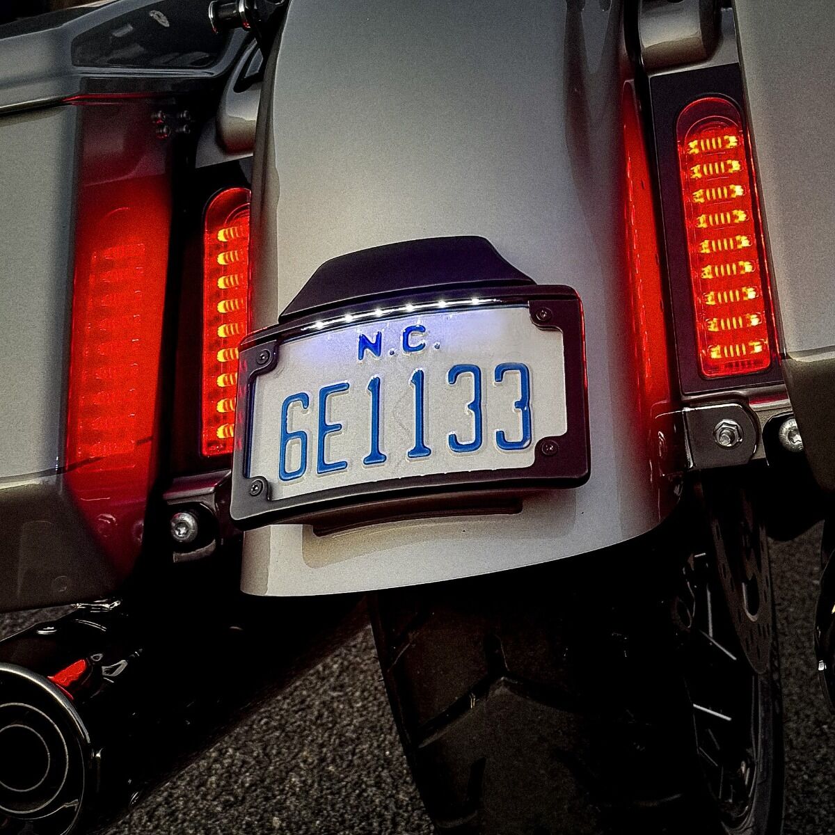CUSTOM DYNAMICS Illuminated Radius License Plate Frame - Black