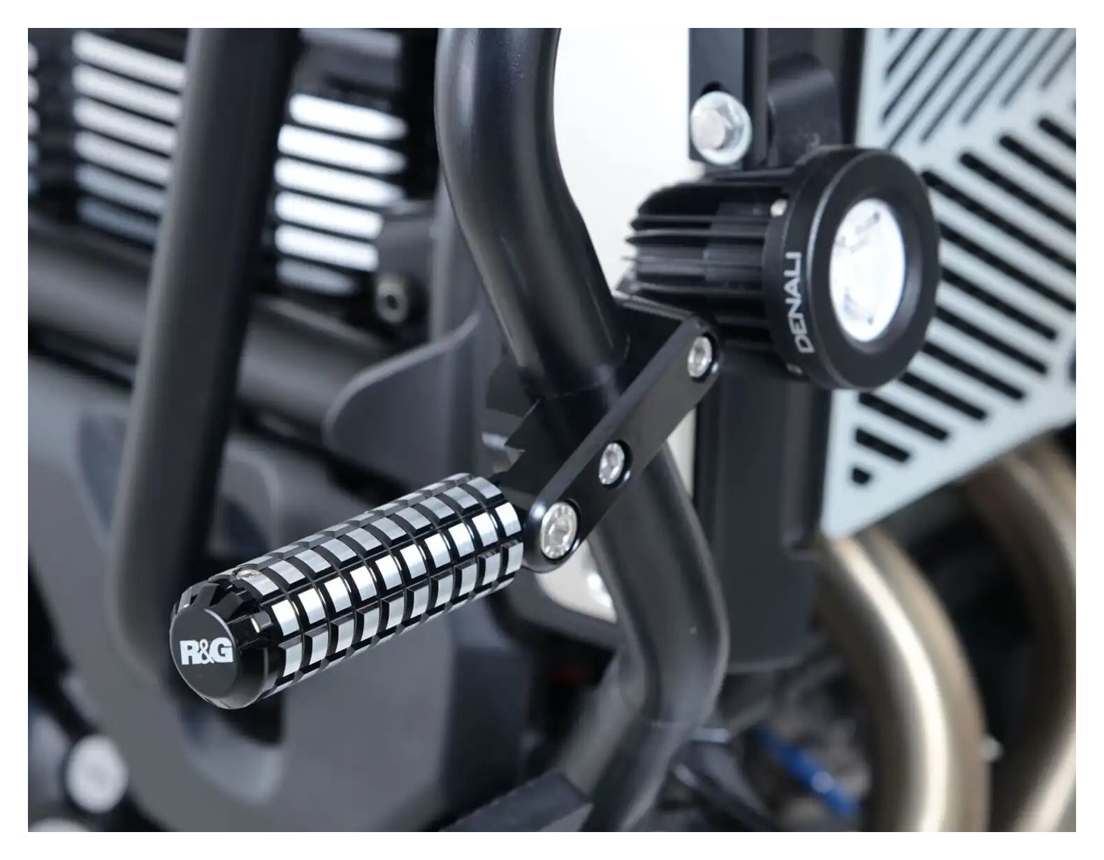 R&G Universal Highway Pegs 1" or 7/8" Bars